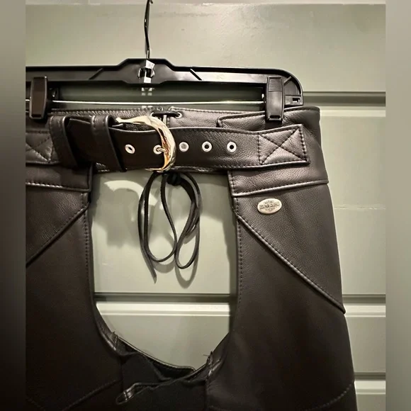 Harley-Davidson women’s black leather riding chaps, size s - Picture 3 of 7